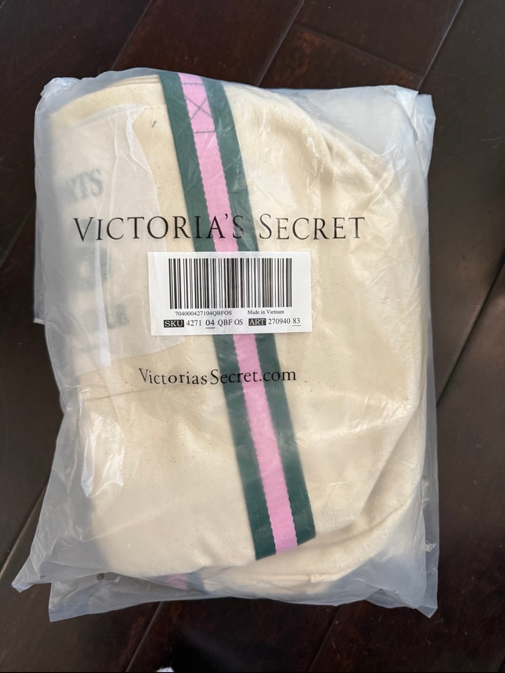 Victoria’s Secret PINK Athletic Club Cream Duffel Bag - Picture 4 of 4